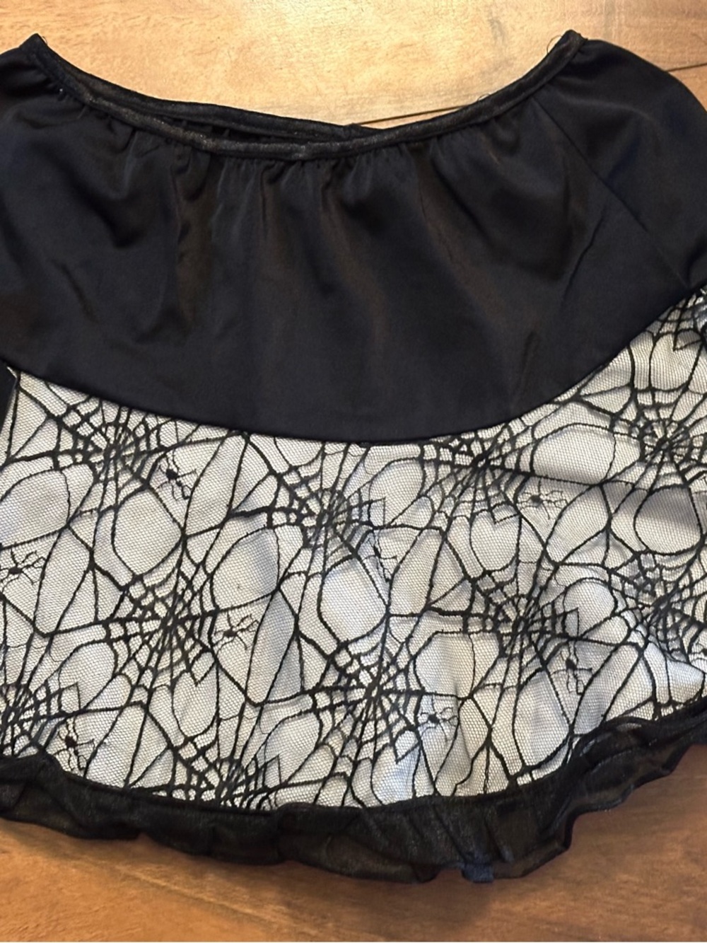 Y2K Whimsigoth emo white and black tulle fishnet spiderweb skirt - Picture 3 of 6